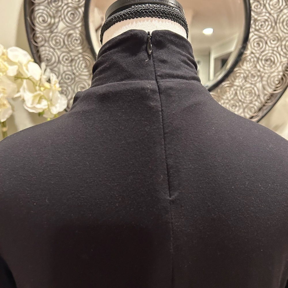 Elie Tahari Black Long-Sleeve Twist Neck Top - Picture 4 of 7